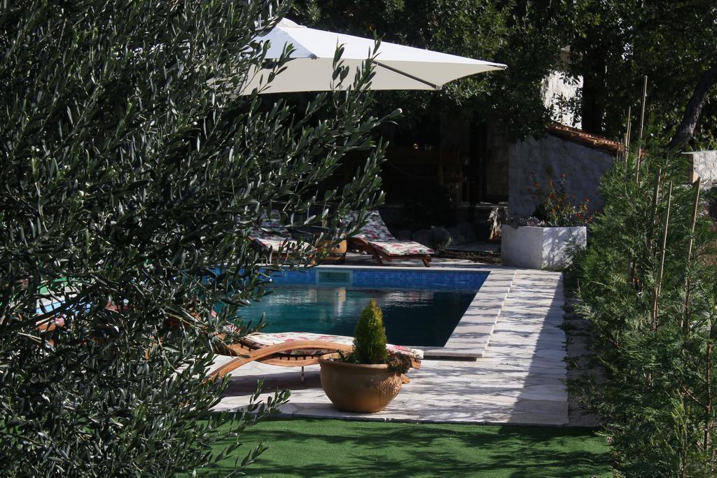 Holiday Home Zavala クレック エクステリア 写真