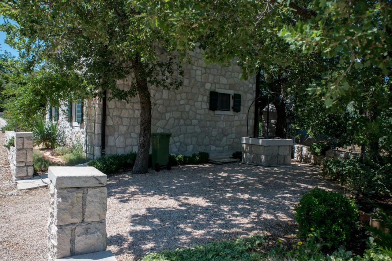 Holiday Home Zavala クレック エクステリア 写真