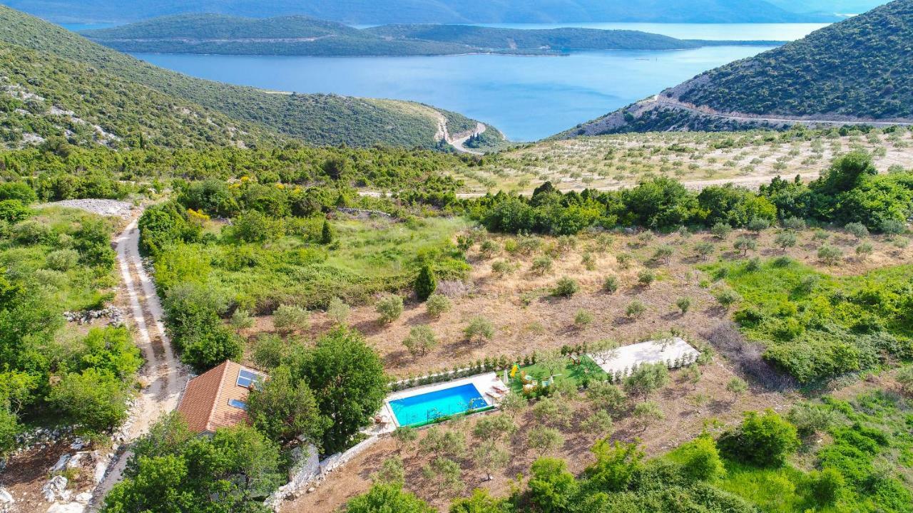 Holiday Home Zavala クレック エクステリア 写真