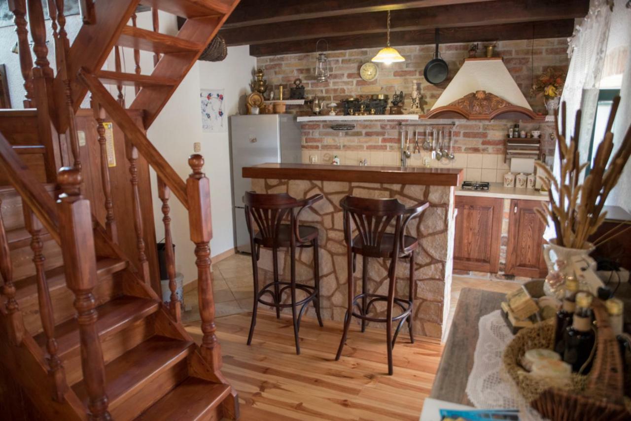 Holiday Home Zavala クレック エクステリア 写真