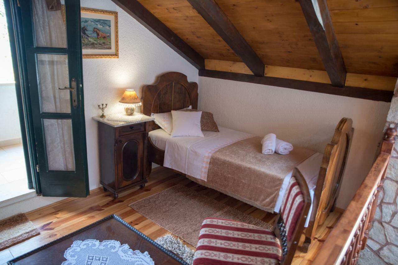 Holiday Home Zavala クレック エクステリア 写真